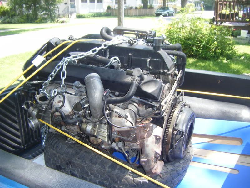 http://i86.photobucket.com/albums/k117/matty240sx/motor001.jpg