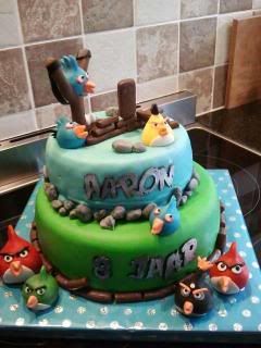 http://i86.photobucket.com/albums/k118/MoniqueMJ/angrybirds_zps83be6a22.jpg
