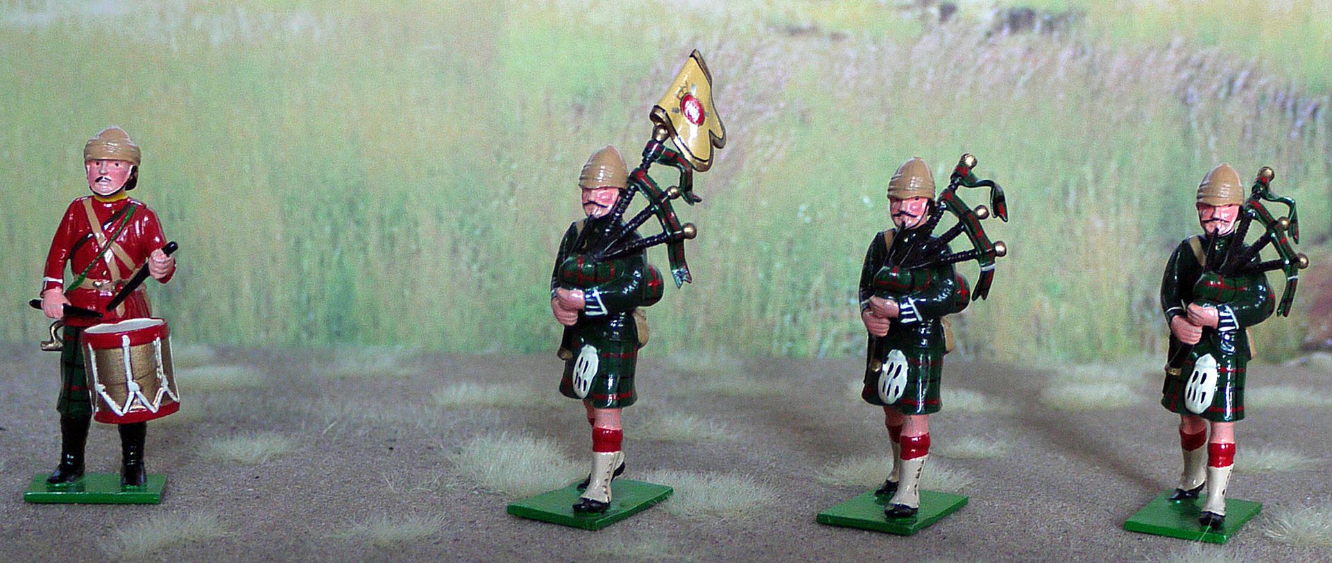 91stPIPERSandDRUMMER.jpg