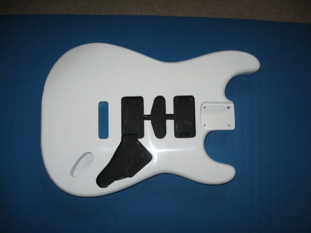  photo StratBodyWht.jpg