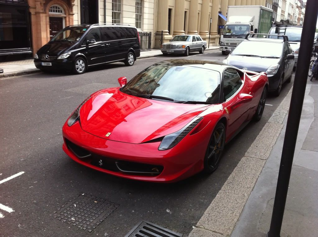 Two tone 458 parked just off Bond Street at lunchtime