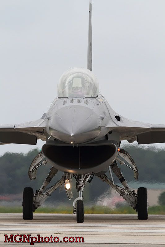 IMAGE: http://i86.photobucket.com/albums/k95/mgnphoto/MGNphoto_2109.jpg