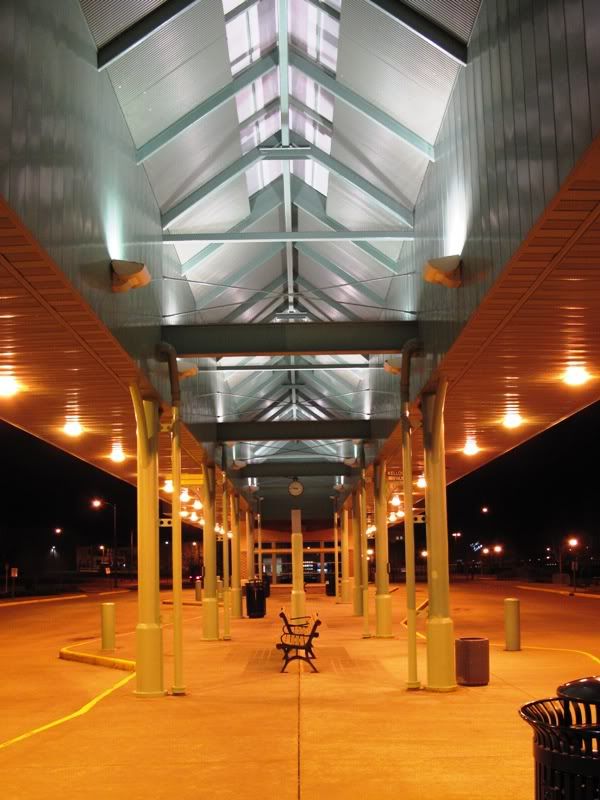 IMAGE: http://i86.photobucket.com/albums/k95/mgnphoto/bus32309.jpg