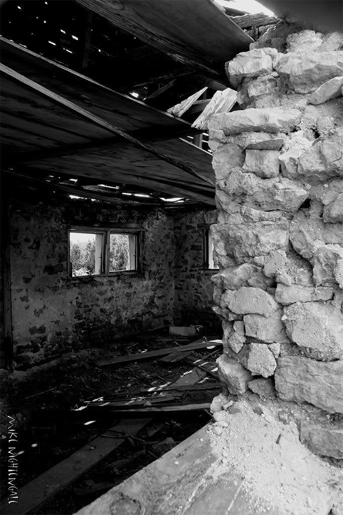 IMAGE: http://i86.photobucket.com/albums/k95/mgnphoto/schoolhouse.jpg