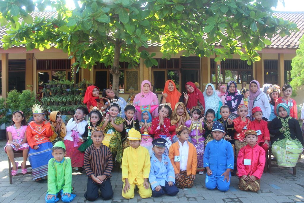 Kelas 1A Wali Kelas Bu Linda photo 1A_zpsd0esvz0y.jpg